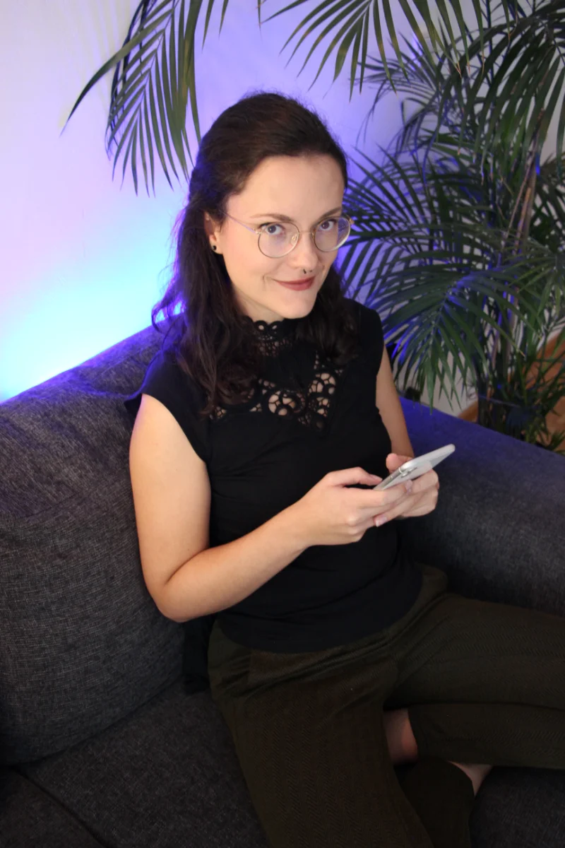 Vero schreibt am Handy